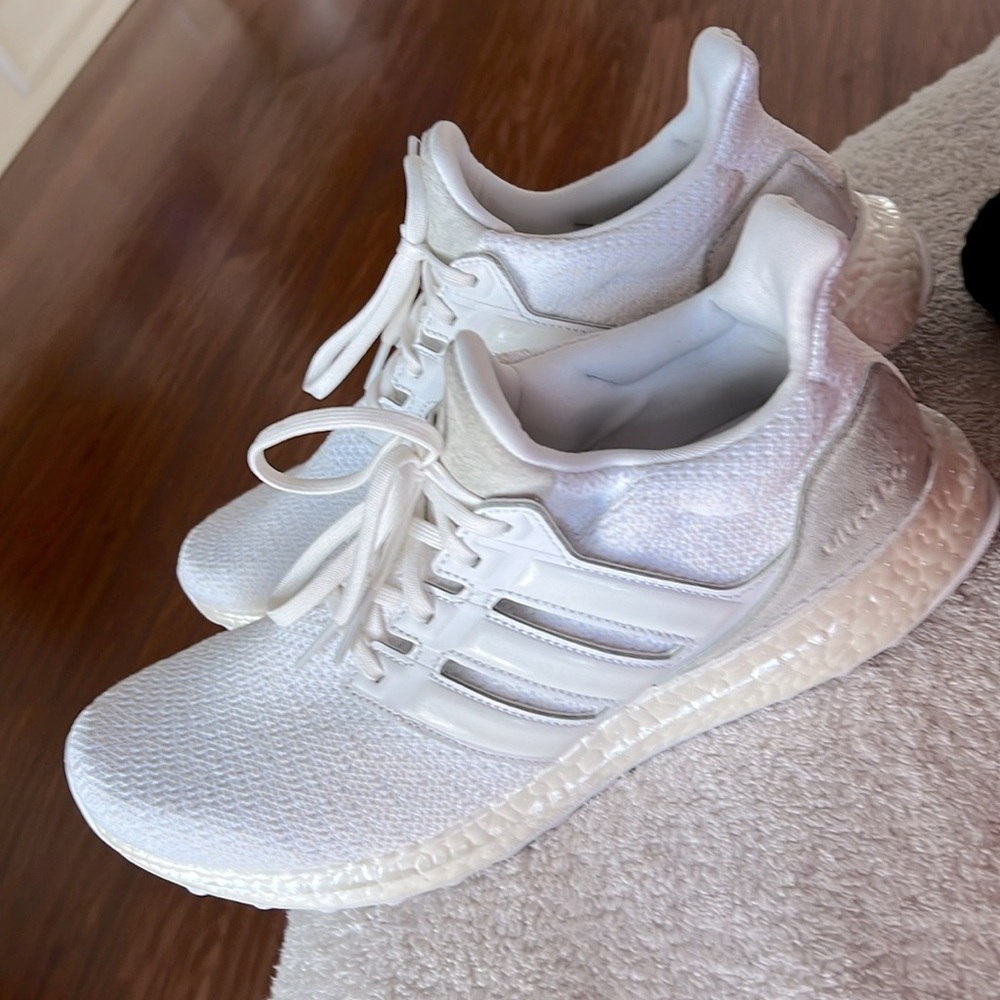 Adidas women’s Ultraboost Ultra boost DNA FW4901 Sz. 11 Ft White/Cloud White EUC